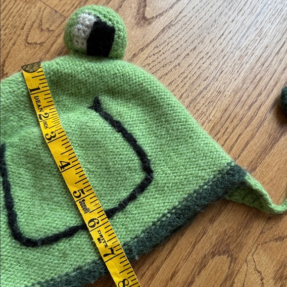 Alpaca-wool artisan-made frog hat! - Picture 12 of 14